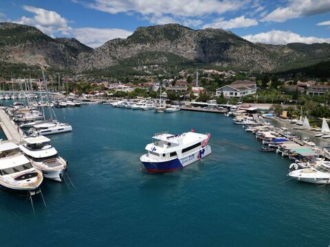 CarrefourSA eröffnet zweiten schwimmenden Markt in der Türkiye